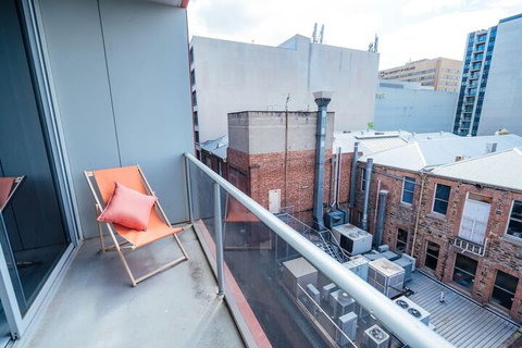 Paradiso On Bent Netflix Wifi City Life - Tourism Adelaide 1