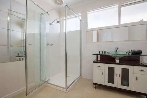 Spacious Comfortable Home In Wheelers Hill+pool - Tourism Adelaide 4