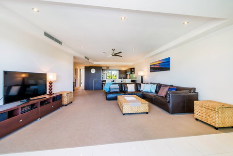 Stylish Beach Side Apartment Unit 5 33 Lorikeet Drive - Tourism Adelaide 4