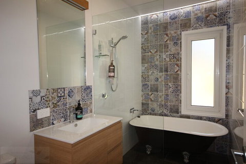 Ducknow On Braeside - Tourism Adelaide 3