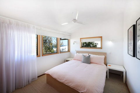 Sun Ray - 9 Pelican Street, Peregian Beach, Noosa Shire - Tourism Adelaide 6