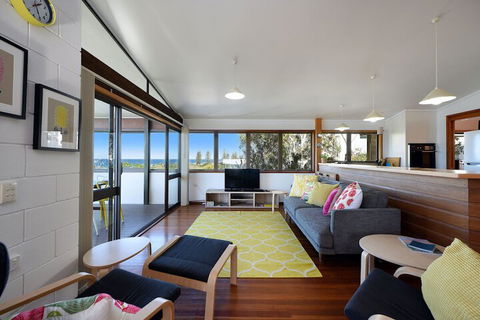 Sun Ray - 9 Pelican Street, Peregian Beach, Noosa Shire - Tourism Adelaide 5