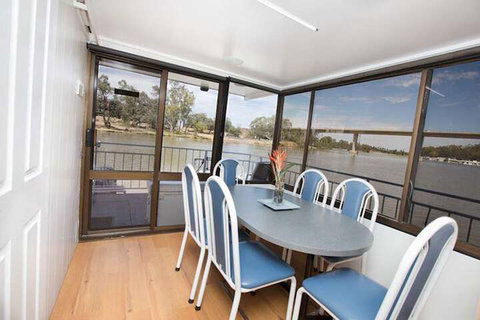 All Seasons Houseboats - Tourism Adelaide 5