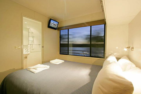 All Seasons Houseboats - Tourism Adelaide 6