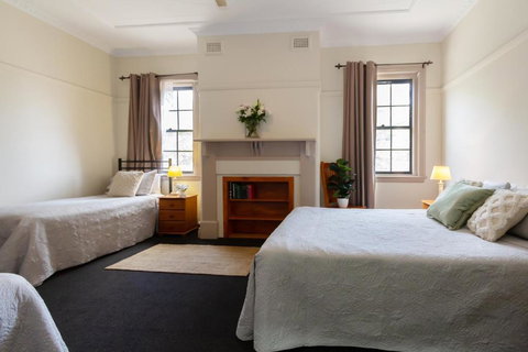 The Globe Hotel Rylstone - Tourism Adelaide 2