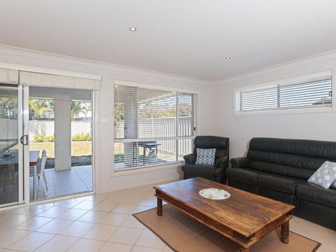 Relax At Pacific 1 / 26 Pacific Avenue Private Duplex With Enclosed Yard - Tourism Adelaide 4
