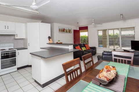 14 Double Island Drive Rainbow Beach Large Holiday House With PoolPets Welcome Free Wi Fi - Tourism Adelaide 2