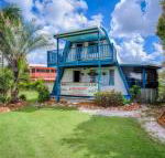 Wayfarers Beachouse Rainbow Beach Everything you need just metres to the beach