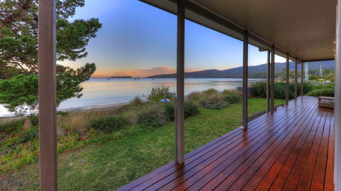 Tides Reach - Essentially Tas Dover - Tourism Adelaide 3