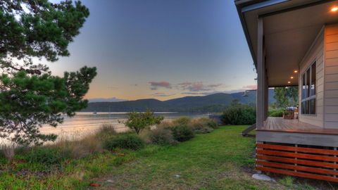 Tides Reach - Essentially Tas Dover - Tourism Adelaide 2