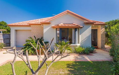 Oceania Cottage LJHooker Yamba - Tourism Adelaide 2
