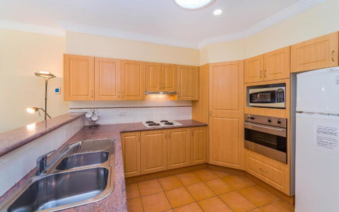 Oceania Cottage LJHooker Yamba - Tourism Adelaide 6