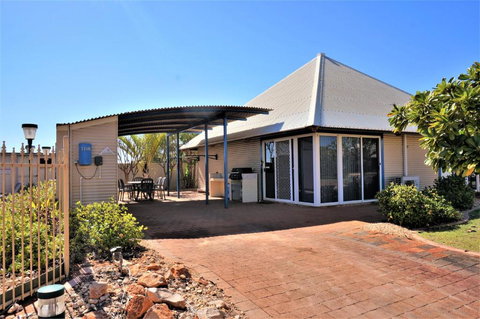 Osprey Holiday Village Unit 108 Serene 3 Bedroom Holiday Villa With A Pool In The Complex - Tourism Adelaide 4