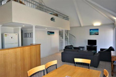 Osprey Holiday Village Unit 108 Serene 3 Bedroom Holiday Villa With A Pool In The Complex - Tourism Adelaide 0