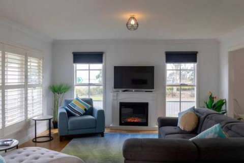 5 Bedroom Close To Beach & Moorpanyal Park - Tourism Adelaide 0
