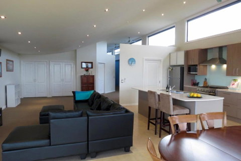 The Wave Oasis SC B & B - Tourism Adelaide 6