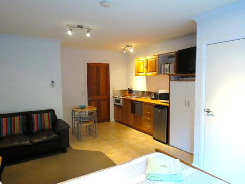 The Wave Oasis SC B & B - Tourism Adelaide 5