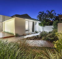 Just in Paradise Waterfront 5 Bedroom Deluxe House Central Broadbeach Location - Tourism Adelaide