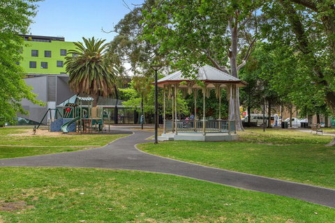 GRATTAN A Premier Location & Modern Space - Tourism Adelaide 7