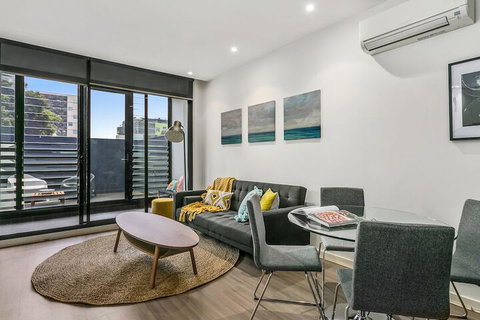 GRATTAN A Premier Location & Modern Space - Tourism Adelaide 3