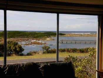 Swan Cottage - Tourism Adelaide 0