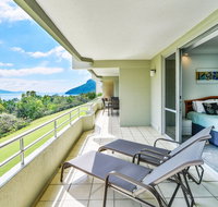 Poinciana 101 3 Bedroom Renovated Spacious 3 Bedroom Central Location With Golf Buggy - Tourism Adelaide