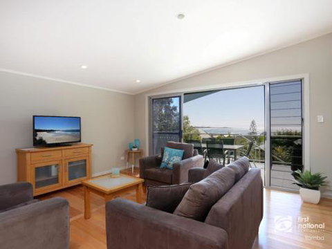 Angourie Blue 1 Great Ocean Views Surfing Beaches - Tourism Adelaide 3
