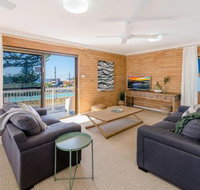 Burleigh great house room for the boat across the road from beach - Tourism Adelaide