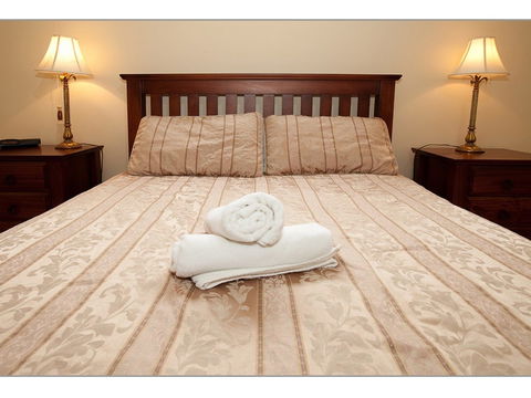 Fairholme Townhouse - Tourism Adelaide 3