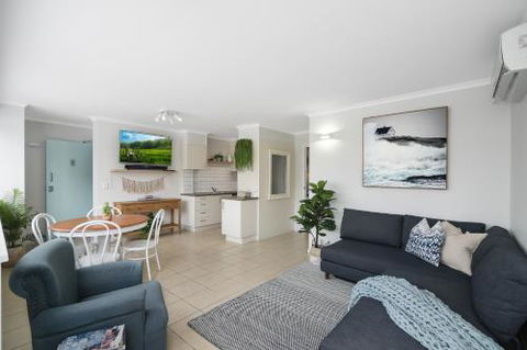 Renovated Moololaba Unit 100m To Beach - Tourism Adelaide 4