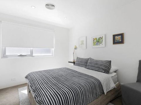 LOUTTIT BAY APARTMENT 2 Main Street With Wifi & Views - Tourism Adelaide 4