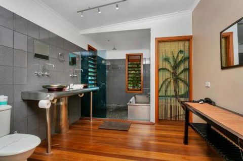 SANTORINIatPALM COVE - Tourism Adelaide 3