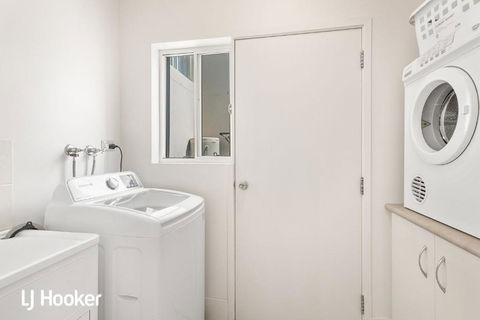 Absolute Waterfront At Anna Bay - Tourism Adelaide 2