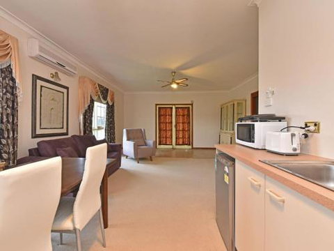 Wine Country Homestead 1br Studio - Tourism Adelaide 1
