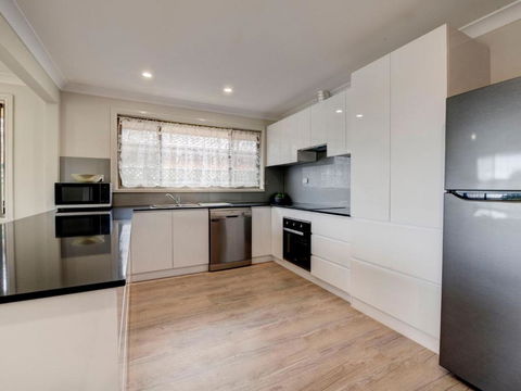 Relaxing Waterfront Property In Quiet Location - Tourism Adelaide 5