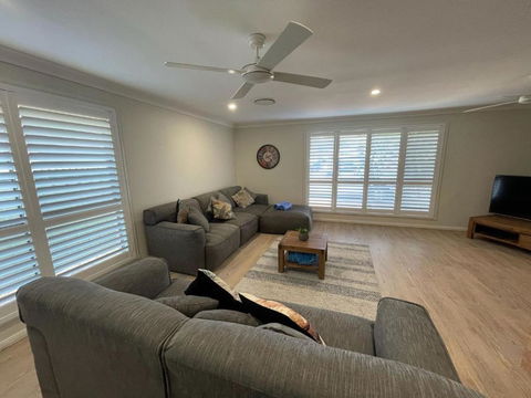 Relaxing Waterfront Property In Quiet Location - Tourism Adelaide 6