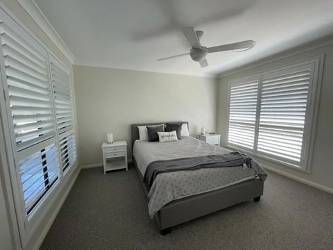Relaxing Waterfront Property In Quiet Location - Tourism Adelaide 2