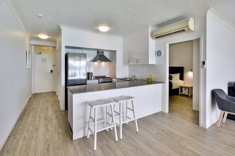 Whitsunday Apartment On Level 6 - Tourism Adelaide 3