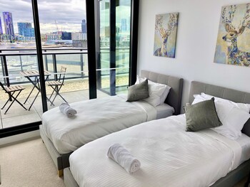 JC Waterfront Apartments Collins Wharf - Tourism Adelaide 5