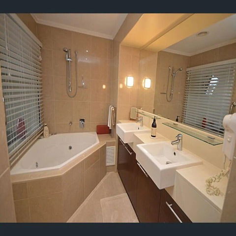 1 BDR / Apt / Foxtel / WiFi / Pool / Parking / Spa / Urangan - Tourism Adelaide 6