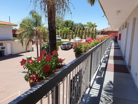 Toorak Lodge - Tourism Adelaide 3