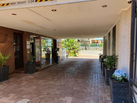 Toorak Lodge - Tourism Adelaide 5