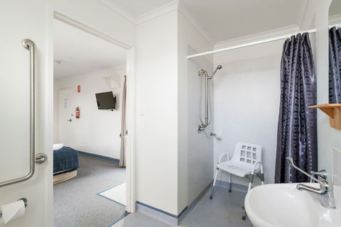 Tin Can Bay's Sleepy Lagoon Motel - Tourism Adelaide 2