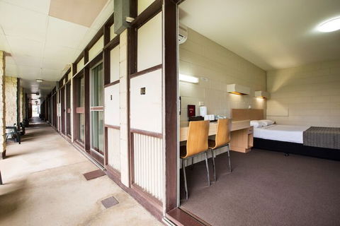 Dalrymple Hotel - Tourism Adelaide 4