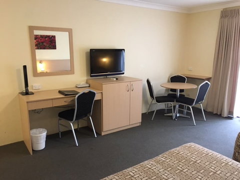 Maclin Lodge Motel - Tourism Adelaide 6