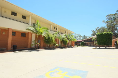 Maclin Lodge Motel - Tourism Adelaide 1