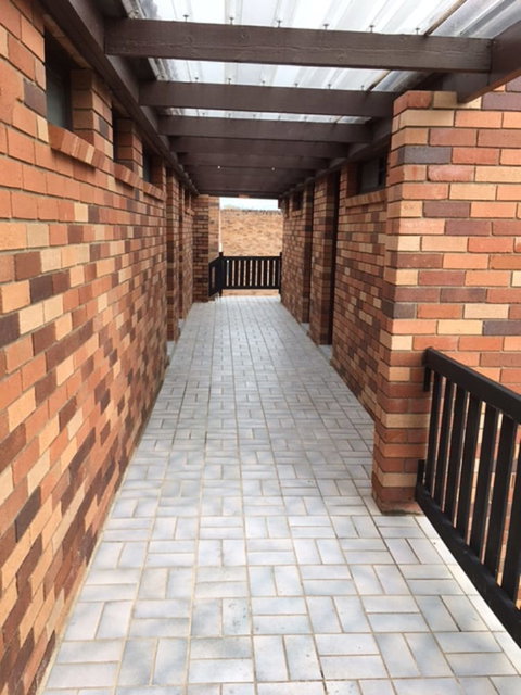 Maclin Lodge Motel - Tourism Adelaide 0