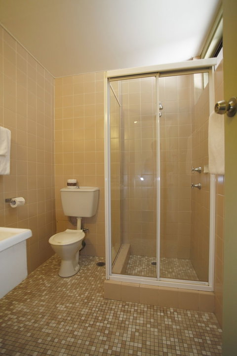 Maclin Lodge Motel - Tourism Adelaide 5