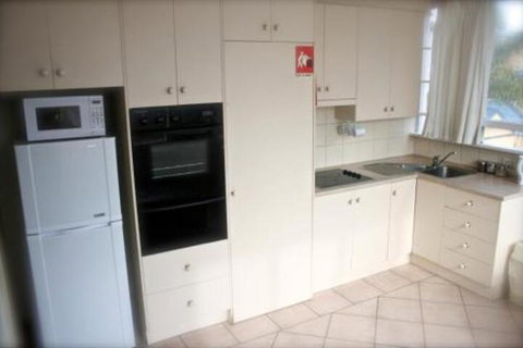 Glenelg Beach Hostel - Tourism Adelaide 2