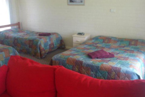Southern Right Motor Inn - Tourism Adelaide 7